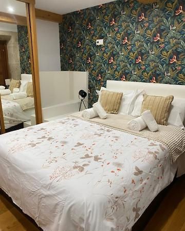 Apartamento Con Vistas A La Catedral ซานติอาโก เด กอมโปสเตลา ภายนอก รูปภาพ