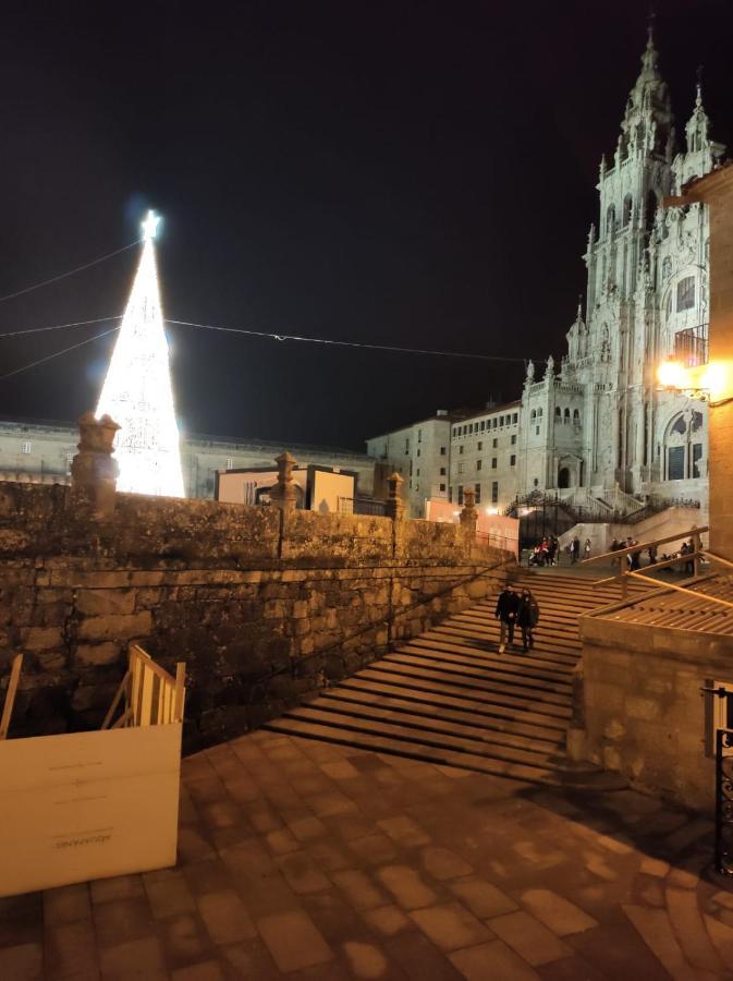 Apartamento Con Vistas A La Catedral ซานติอาโก เด กอมโปสเตลา ภายนอก รูปภาพ