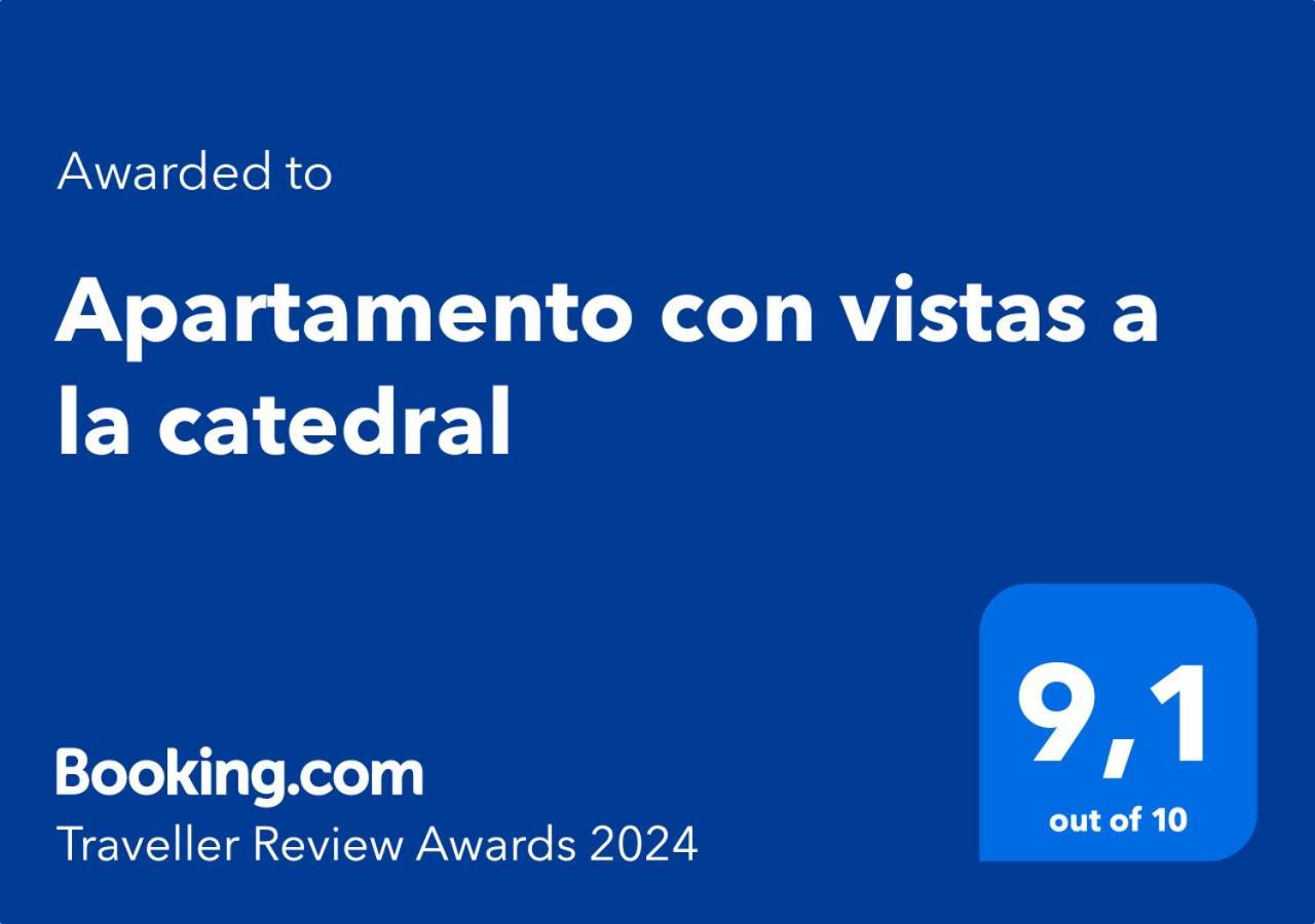 Apartamento Con Vistas A La Catedral ซานติอาโก เด กอมโปสเตลา ภายนอก รูปภาพ